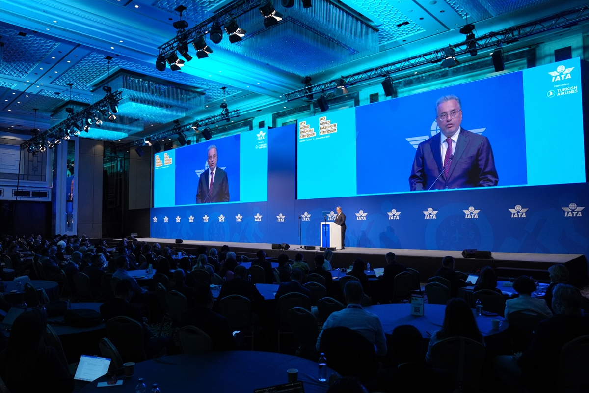 THY'nin ev sahipliğinde düzenlenen "Dünya Finans" ve "Dünya Yolcu" sempozyumları başladı