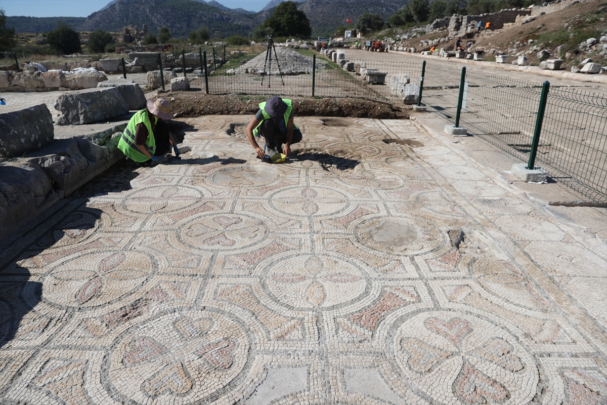 Xanthos kazılarında antik dönemdeki ticaretin izleri ortaya çıkarılıyor