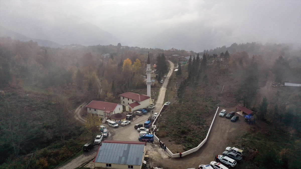 Kastamonu' Bozkurt’ta kaybolan anne ve oğlunu arama çalışmaları devam ediyor