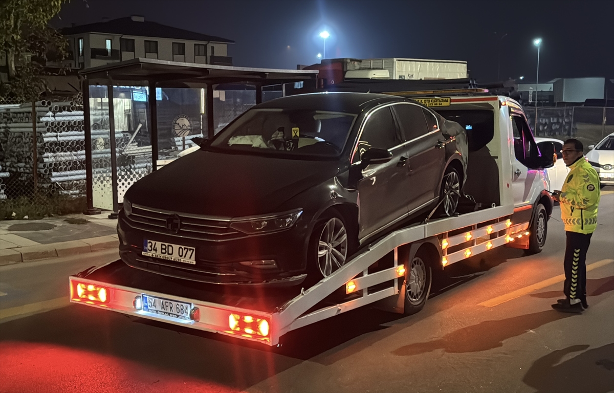 Sakarya'da kovalamacada durdurulan otomobilde 25 bin 750 sentetik ecza ele geçirildi