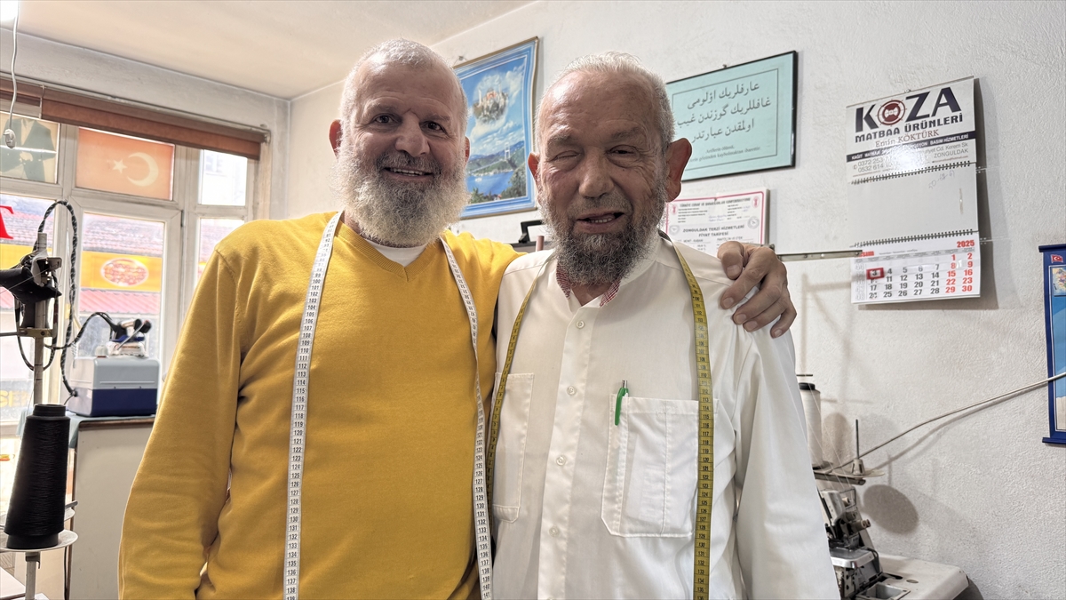 Ömürlerini verdikleri terzilikte çeyrek asırdır birlikte mesai yapıyorlar