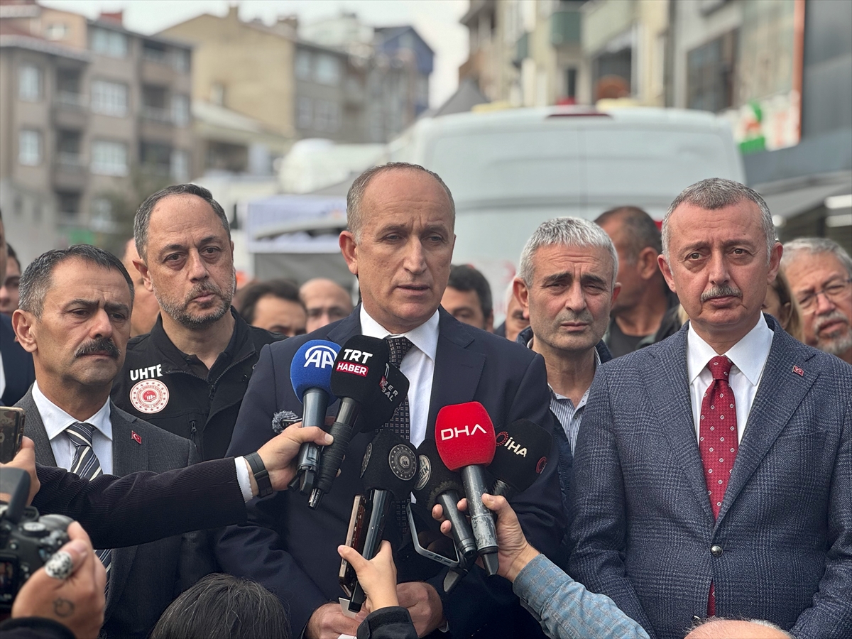 Bakan Yardımcısı Bulut, Kocaeli'de çöken apartmanın bulunduğu bölgede inceleme yaptı: