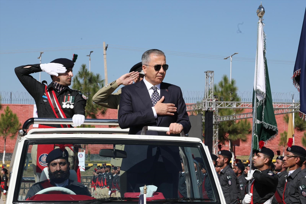 İçişleri Bakanı Yerlikaya, Pakistan Ulusal Polis Akademisi mezuniyet törenine katıldı