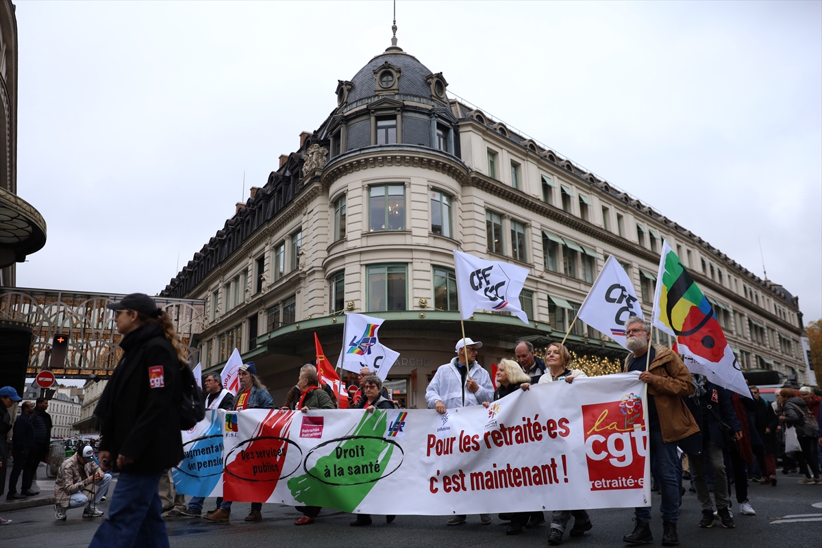 Fransa'da emekliler,  sokağa indi