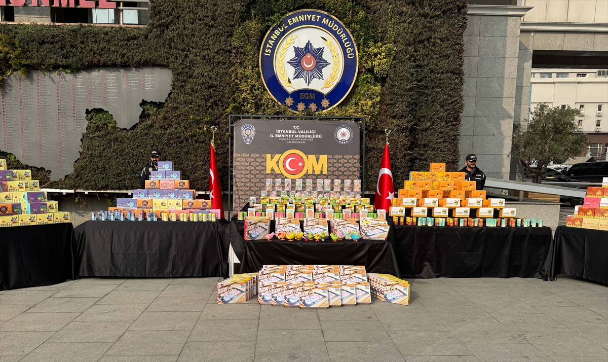 İstanbul'da kaçak oyuncak operasyonunda 2 şüpheli yakalandı
