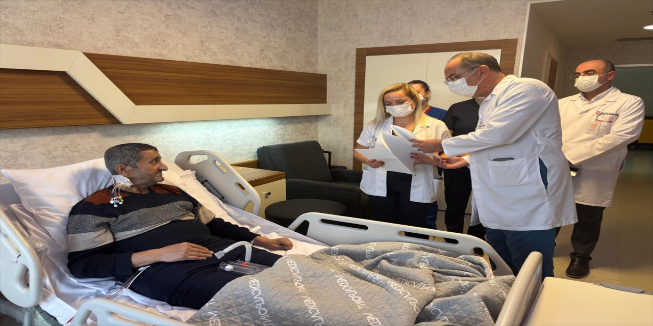 İzmir’de 9 yıldır karaciğer bekleyen Mehmet Güdücü, yeniden hayata tutundu.