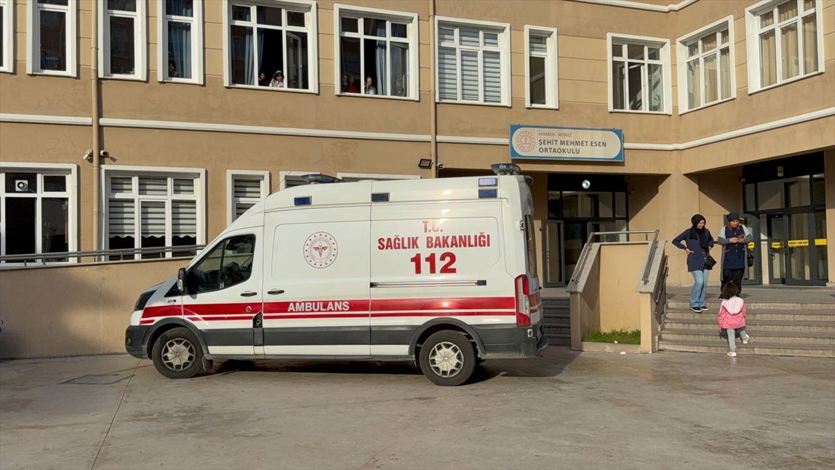 Karabük'te gıda zehirlenmesi şüphesiyle hastaneye kaldırılan 24 öğrenci taburcu edildi