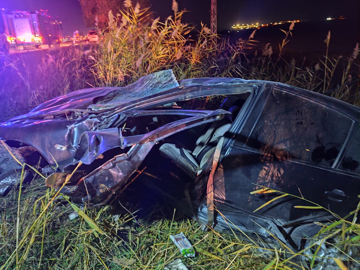 Çorum'da devrilen otomobilin sürücüsü yaralandı