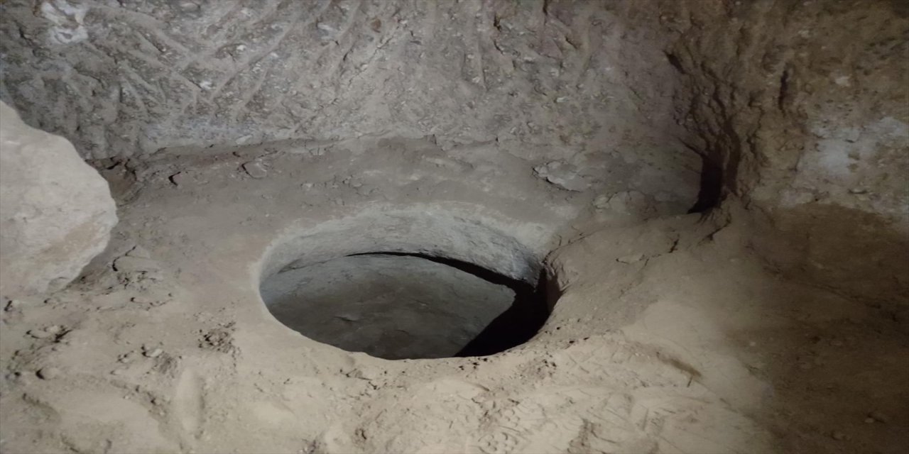 Nevşehir’de kayıt dışı yer altı şehrinde kaçak kazı yapan 2 kişi suçüstü yakalandı