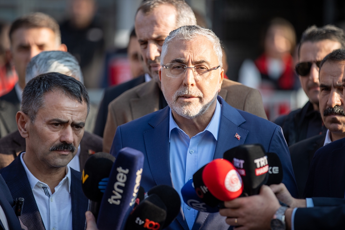 Bakan Işıkhan, Kocaeli'deki kozmetik fabrikasında çıkan yangına ilişkin konuştu