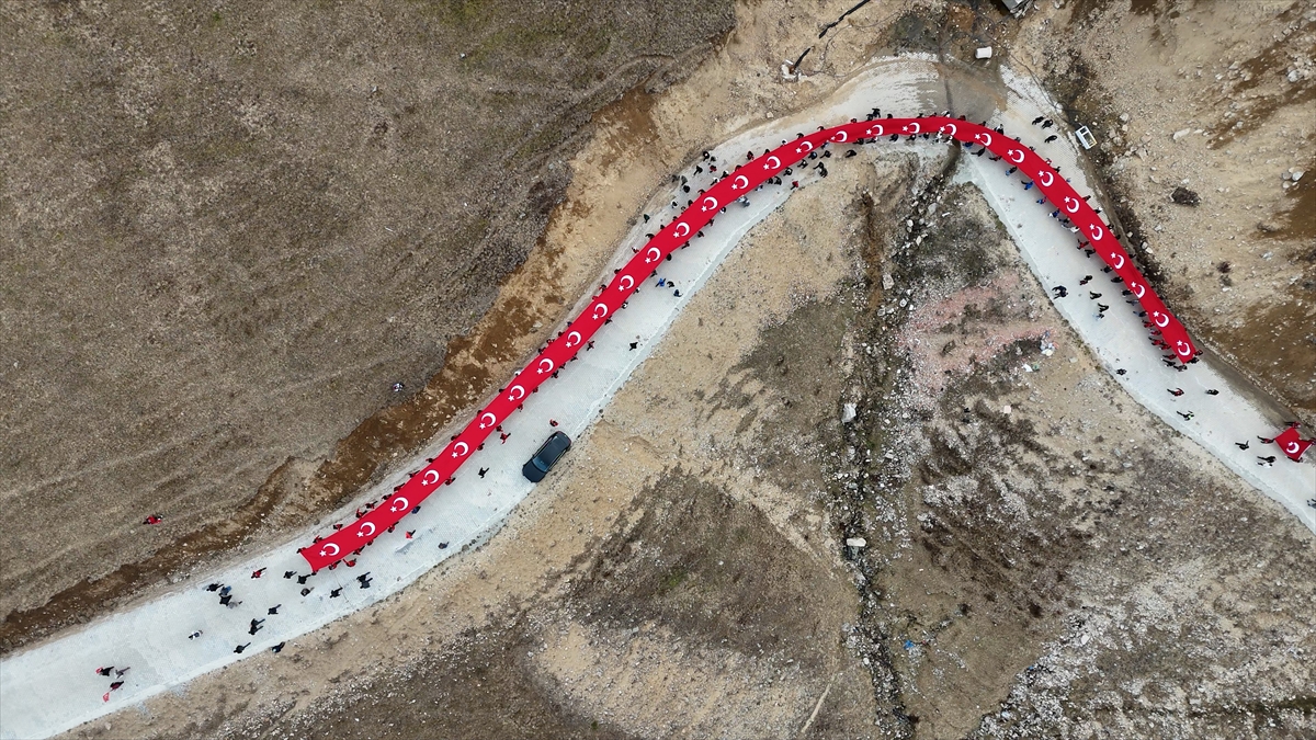 Gümüşhane'de "Şehitlere Vefa ve Zafer Yürüyüşü" düzenlendi