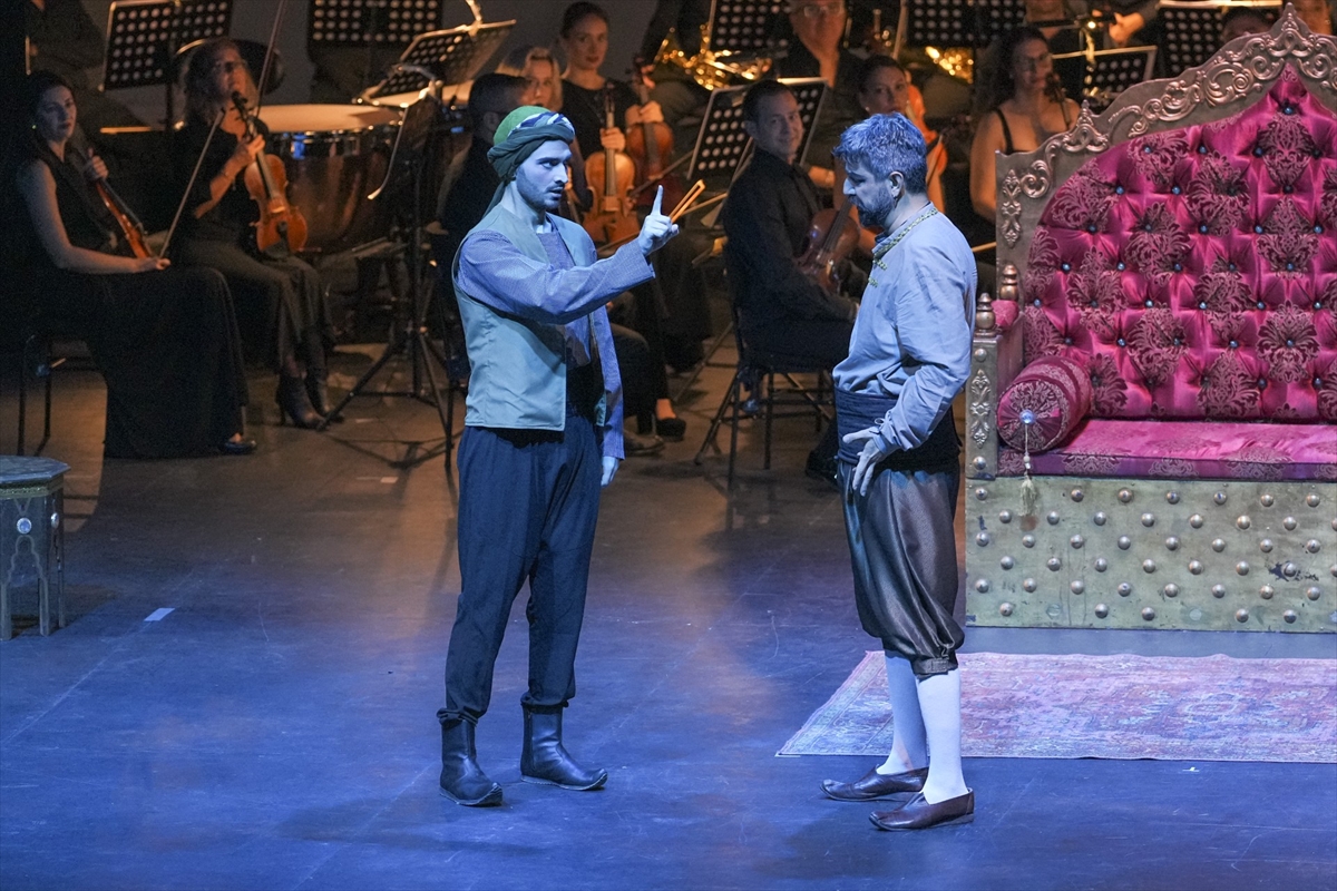 Antalya Kültür Yolu Festivali'nde "Saraydan Kız Kaçırma" operası sahnelendi