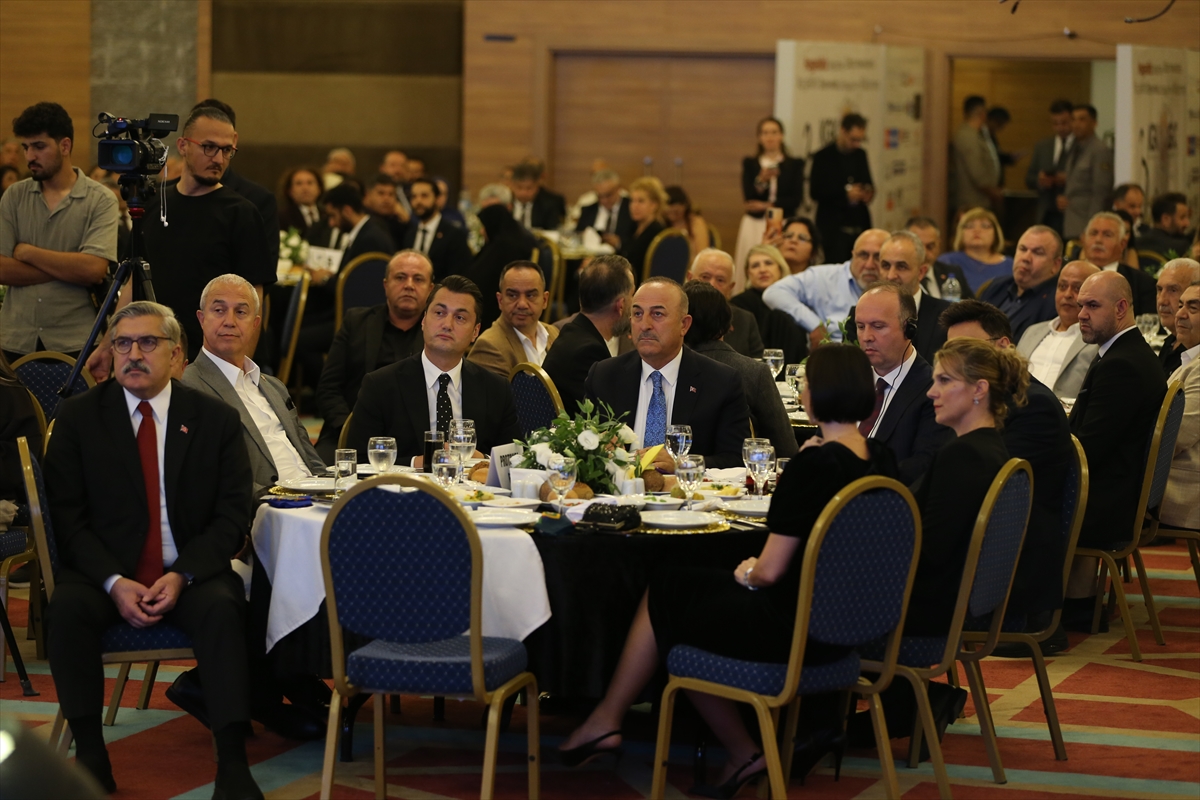 "5. Küresel Başarı Ödülleri" ile "İsmail Gaspıralı Onur Ödülleri" Antalya'da sahiplerini buldu