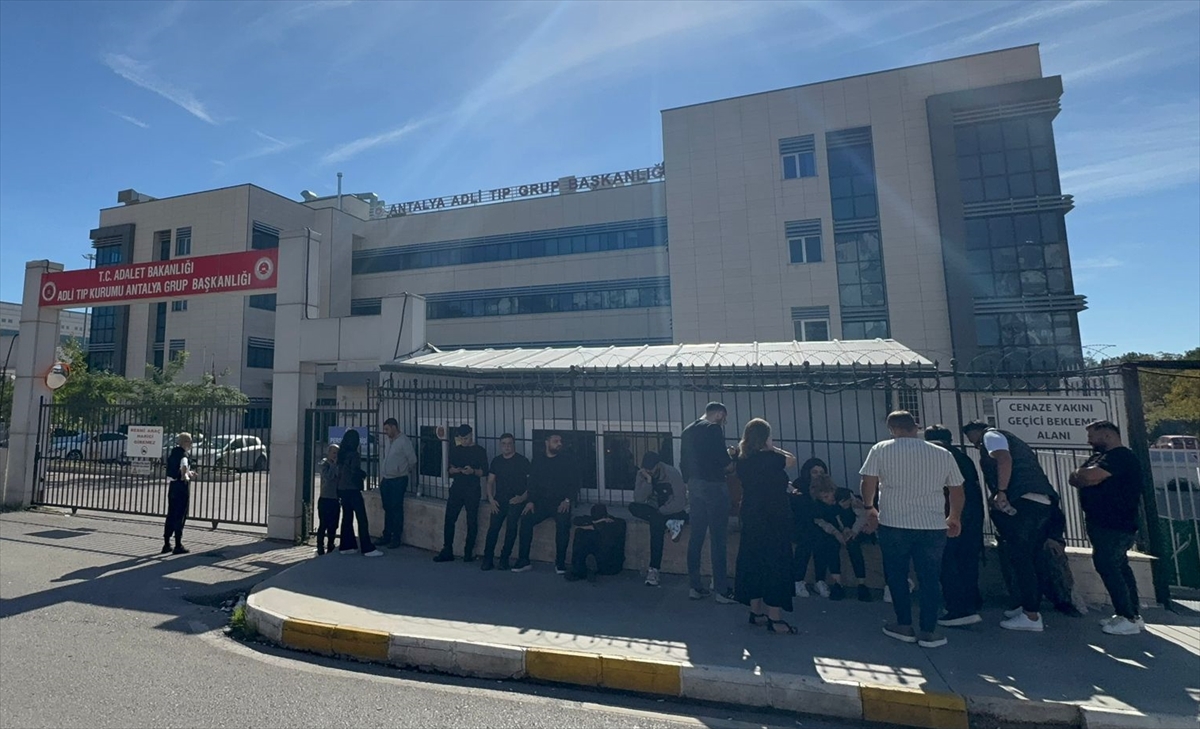 Antalya'da tartıştığı kişinin bıçakladığı güvenlik görevlisi öldü