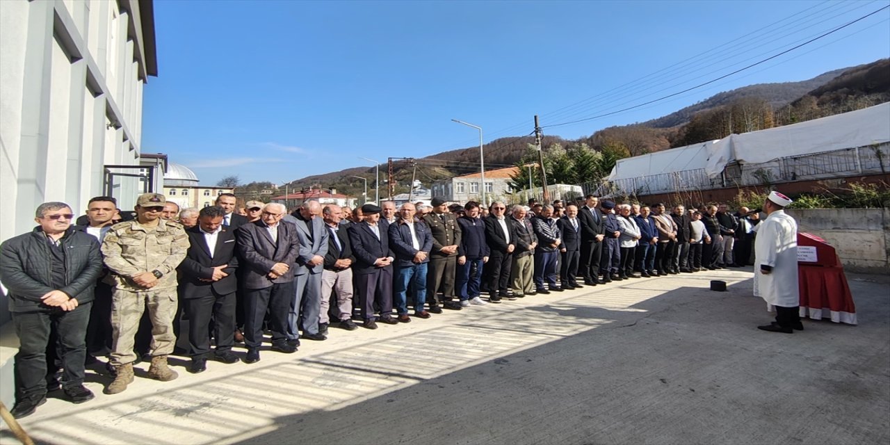 Ordu’da 94 yaşında vefat eden Kore gazisi Ahmet Çamoğlu son yolculuğuna uğurlandı