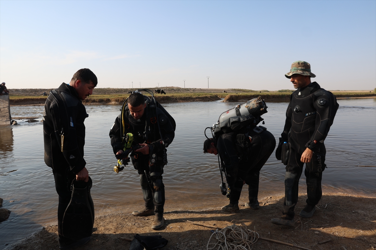 Suriye'nin Rakka kentinde nehirde boğulan çocuğu bulmak için Türk arama kurtarma ekipleri gönderildi