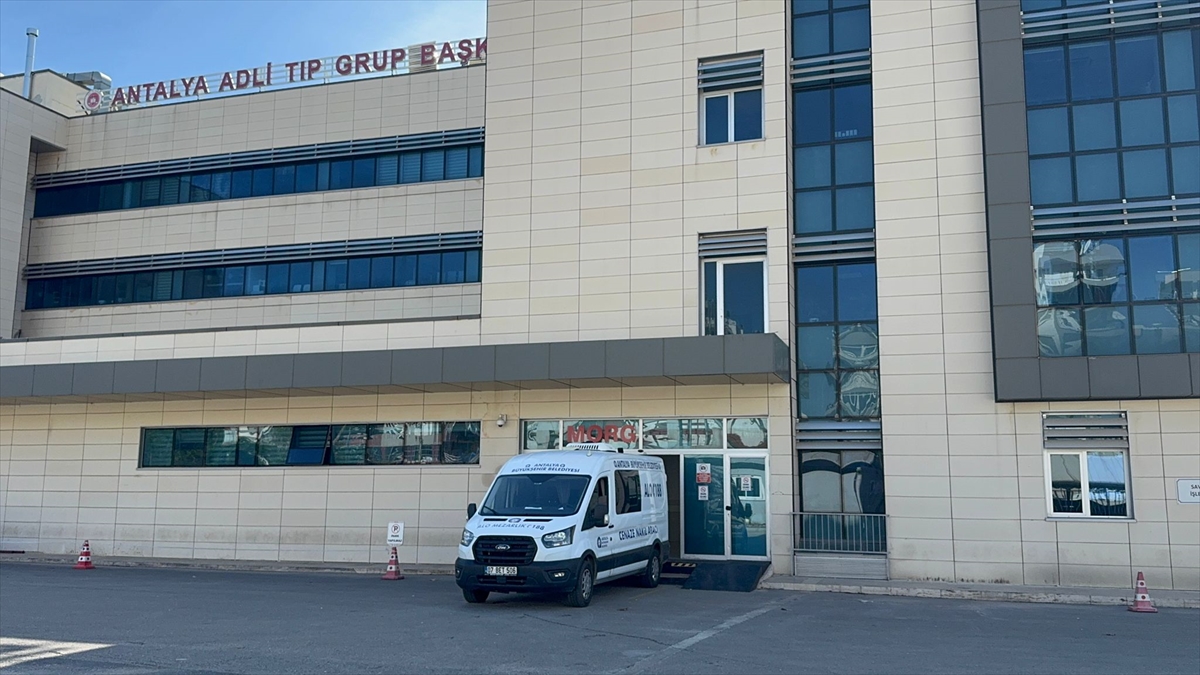 Antalya'da tartıştığı kişinin bıçakladığı güvenlik görevlisi öldü