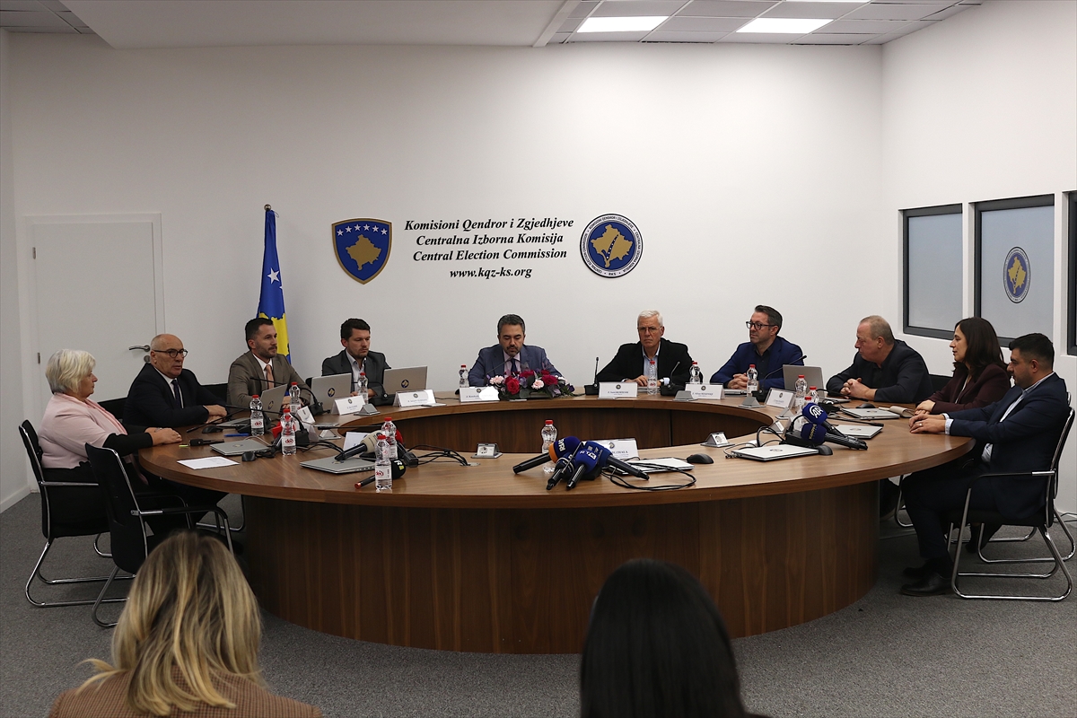 Kosova'da yerel seçimin ikinci turunda oy kullanma işlemi sona erdi