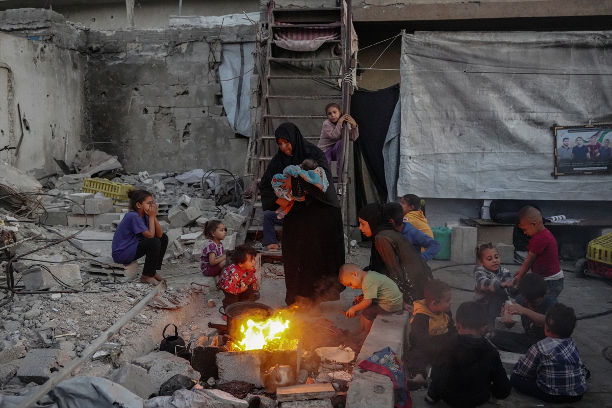İsrail saldırılarında 5 çocuğunu kaybeden Gazzeli yaşlı çift, 36 toruna bakıyor