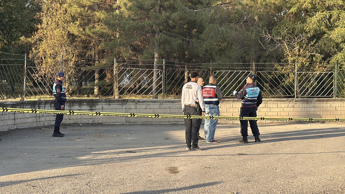 Elazığ'da çıkan silahlı ve bıçaklı kavgada 3 kişi yaralandı