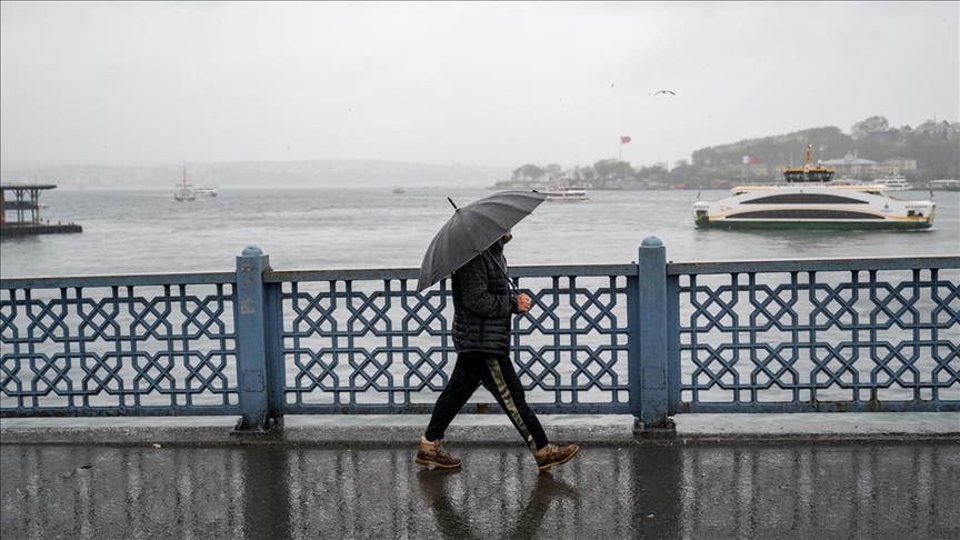 AKOM, İstanbul'da yarın kuvvetli sağanak beklendiğini bildirdi