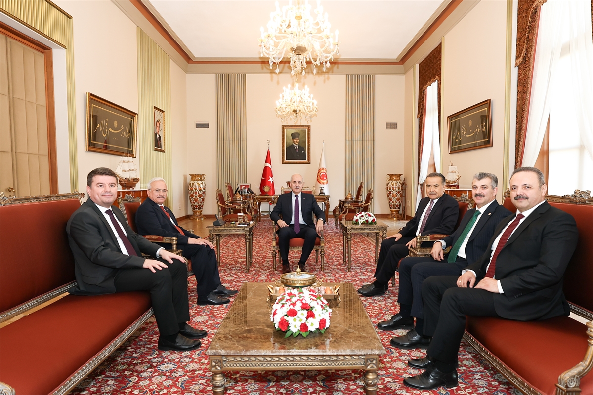 TBMM Başkanı Kurtulmuş, AK Parti Aksaray milletvekilleri ile beraberindeki heyeti kabul etti