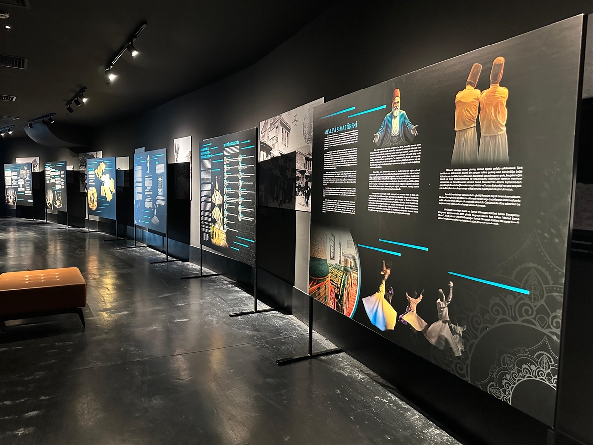 Afyonkarahisar'da "Mevlevilik ve Sultan Divani Sergisi" açıldı