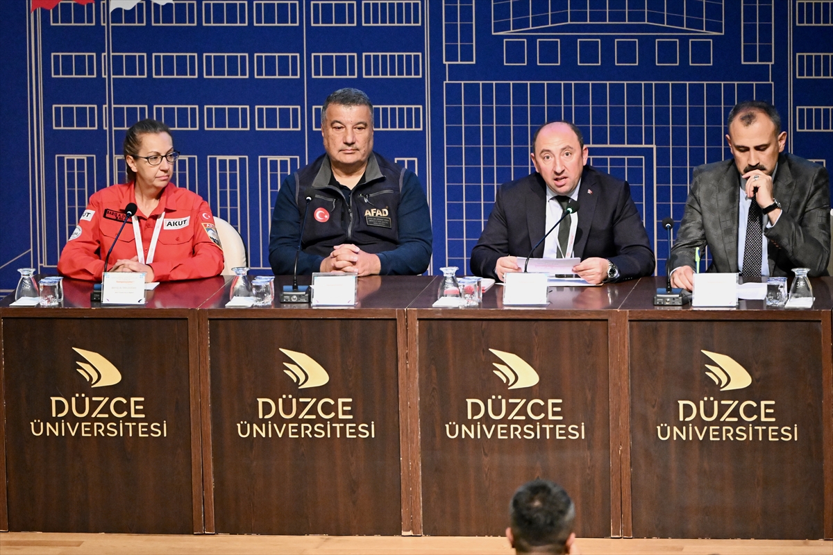 "Düzce'den Türkiye'ye: Afetlerde Gönüllülük ve Liderlik Sempozyumu" düzenlendi