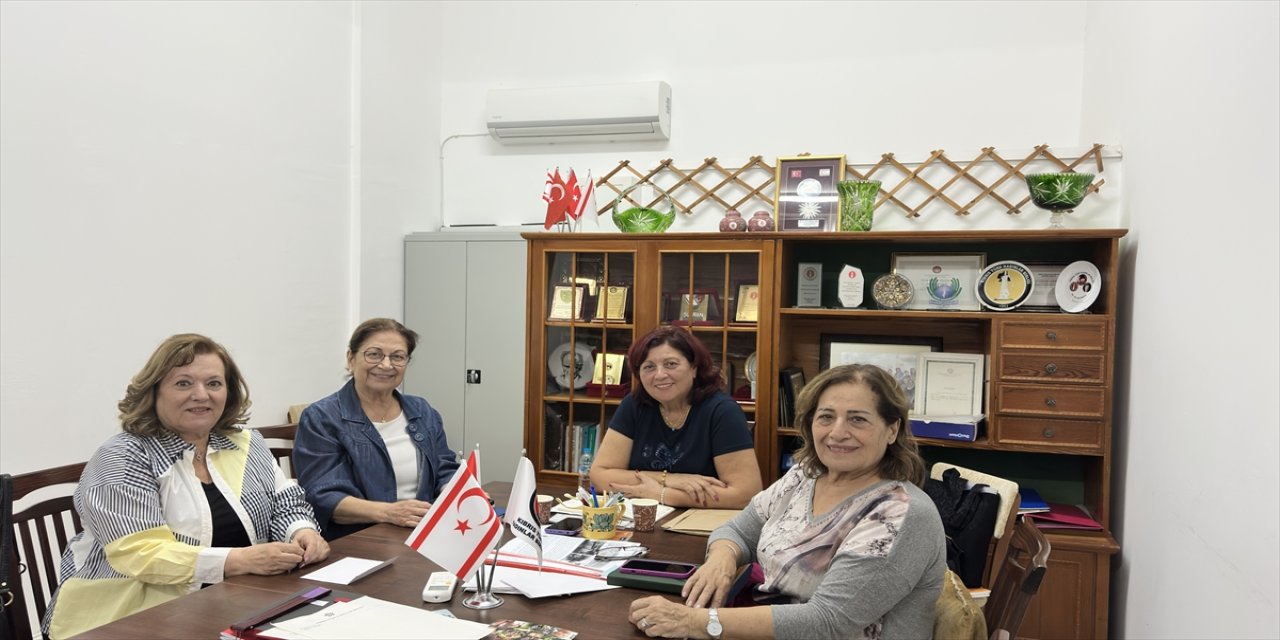 TİKA, Kıbrıs Türk Kadınlar Birliğinin tarihi arşivini dijital ortama aktardı