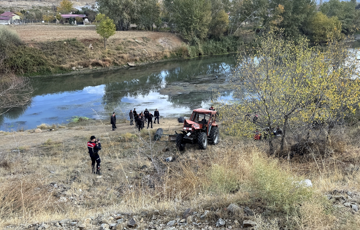Kırıkkale'de uçuruma devrilen traktörün sürücüsü öldü