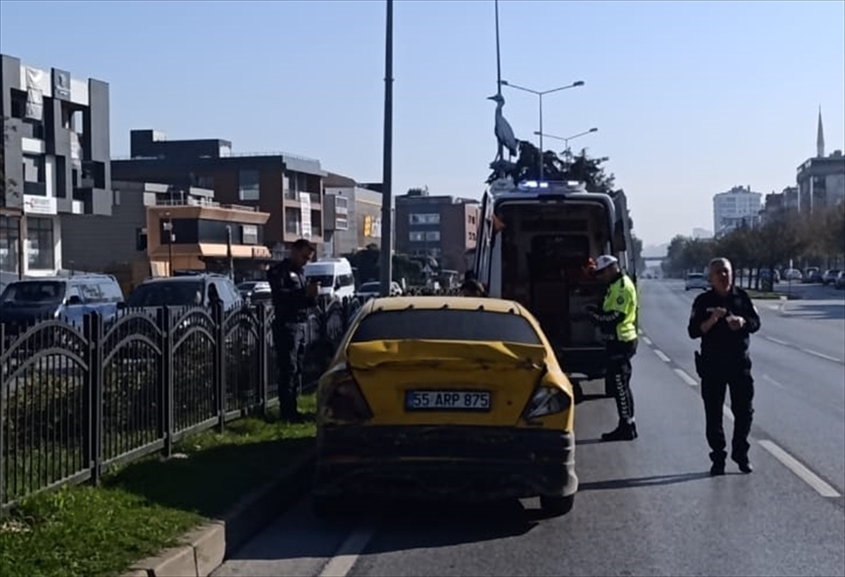 Samsun'da cezaevi aracı ile otomobil çarpıştı, 2 kişi yaralandı