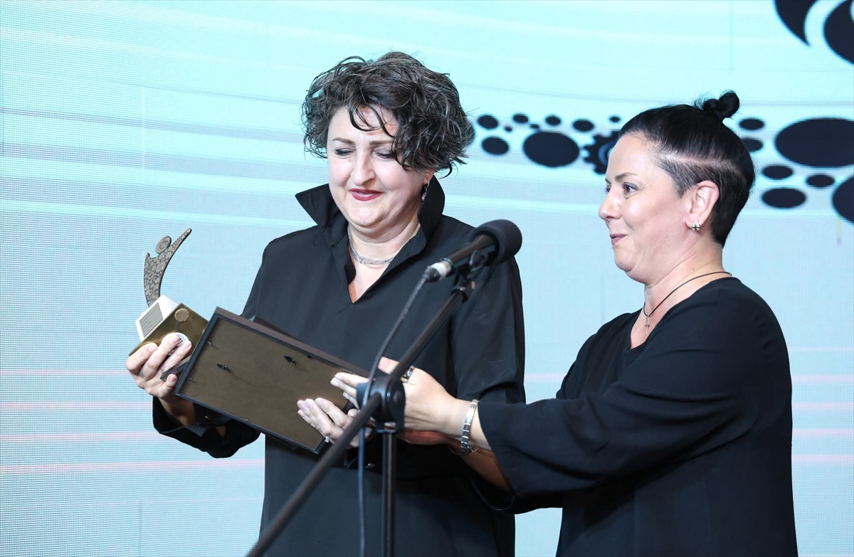 Kukla sanatçısı Marina Yüce, Uluslararası Batum Kukla Festivali'nde ödül aldı