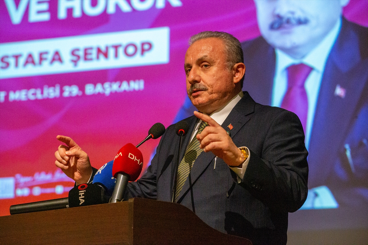 Türkiye aslında anayasa tartışmalarının hiç sona ermediği bir ülke