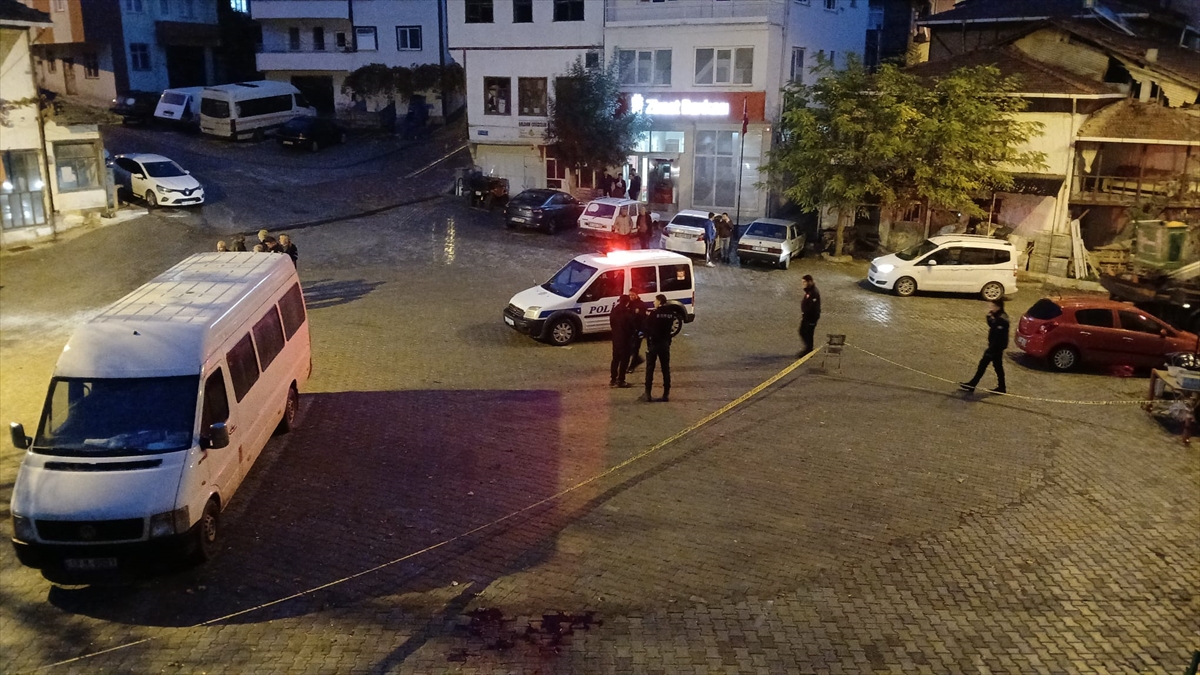 Çorum'da tartıştıkları kişi tarafından bıçaklanan baba ve oğlu öldü