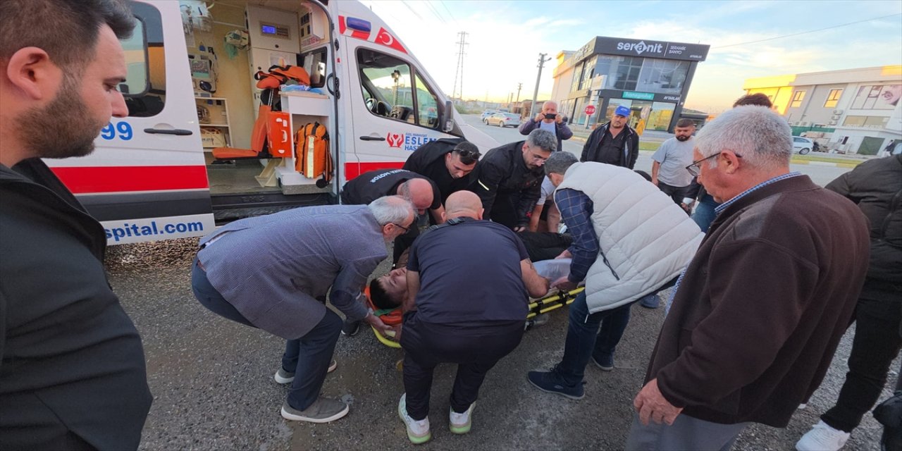 Manavgat’ta kamyonetle motosiklet çarpıştı: 1 yaralı