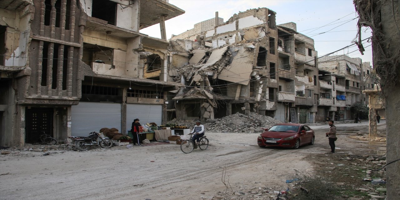 Savaşın yıktığı Şam’daki Yermük Kampı’nda binlerce aile geri dönüyor, yaşam yeniden canlanıyor