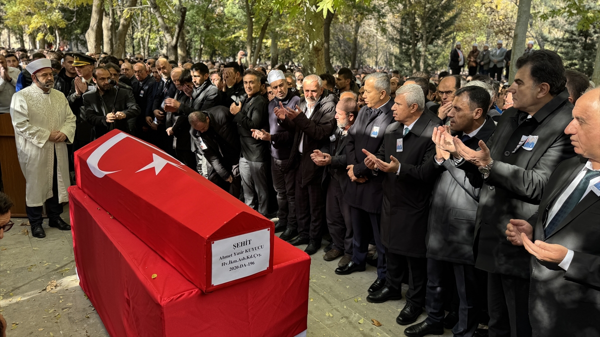 Türkiye şehitlerini uğurluyor