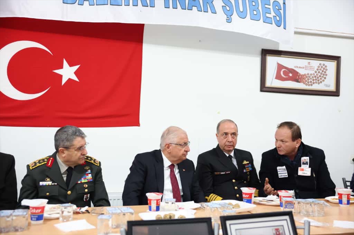 Bakan Güler'den şehit Üsteğmen Kandemir ile şehit Uzman Çavuş Dolapci'nin ailelerine taziye ziyareti