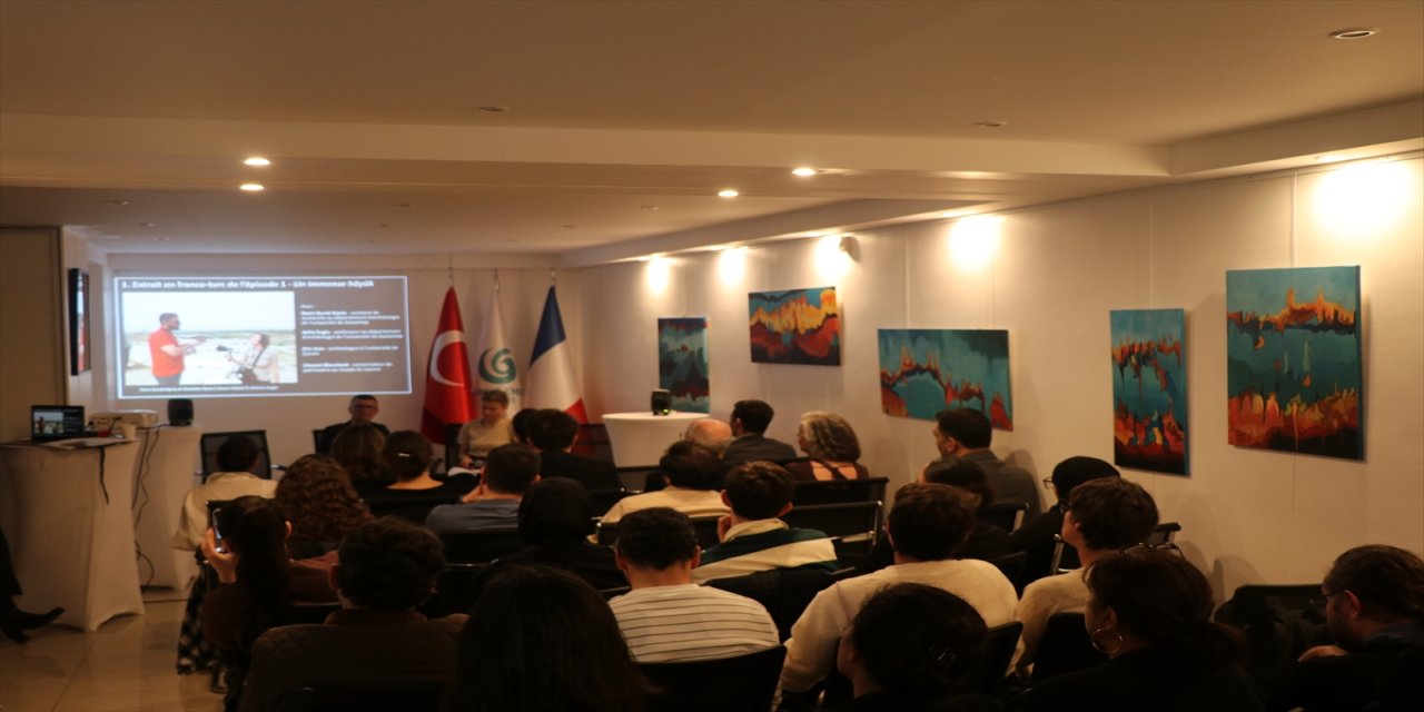 Paris’te Kilis Oylum Höyük ve Zanaatlarını Anlatan “Yenilenme Tepesi” Çift Dilli Podcasti Tanıtıldı