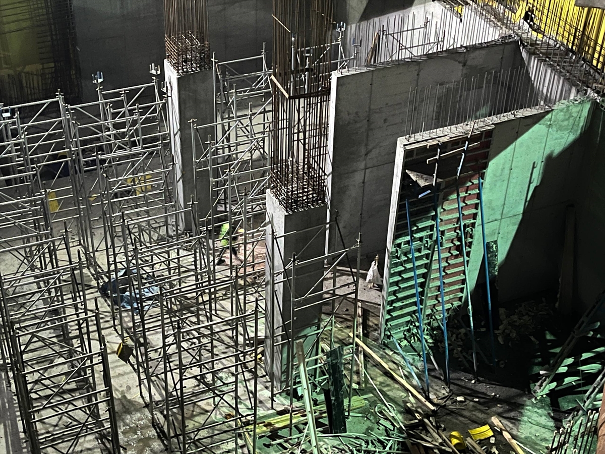 İstanbul Valiliğinden Beyoğlu'ndaki metro inşaatında iskele çökmesi sonucu yaşanan kazaya ilişkin açıklama