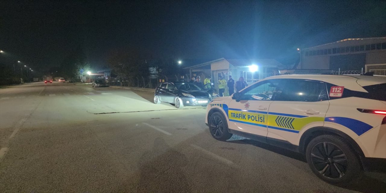 İnegöl’de otomobille çarpışan skuter sürücüsü ağır yaralandı