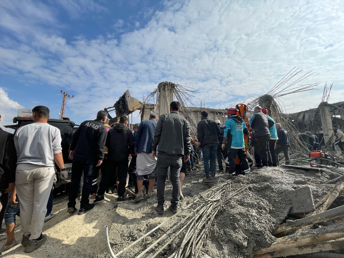 Şanlıurfa'da tek katlı inşaatın çökmesi sonucu 2 işçi ağır yaralandı