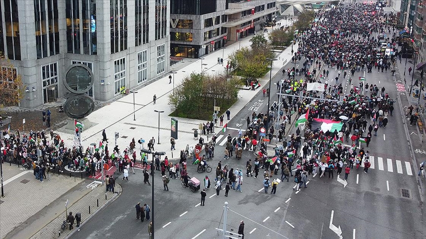 Belçika'da binlerce kişi Gazze'ye destek gösterisi düzenledi