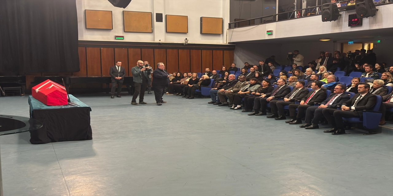 Muazzez Abacı’ya sanat hayatına başladığı TRT Ankara Radyosu’nda veda töreni