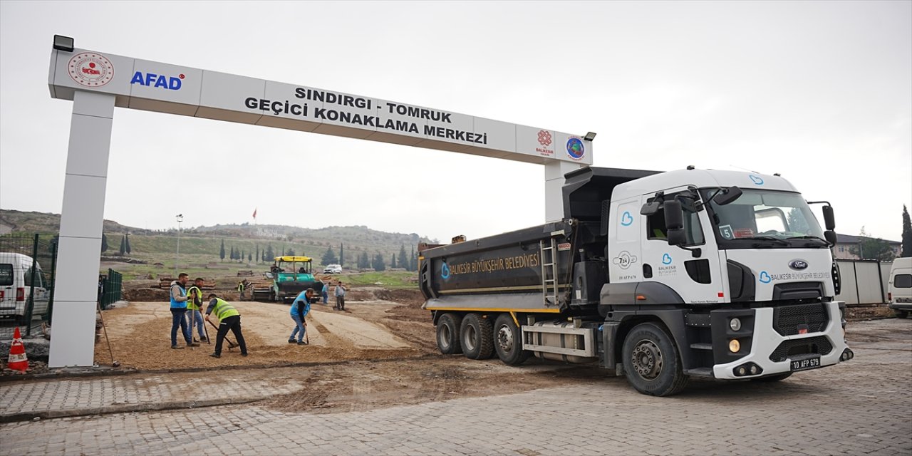 Sındırgı’da depremzedeler Tomruk Geçici Yaşam Merkezi’ne yerleştirilmeye başlandı