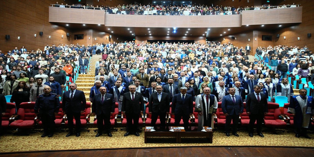 Kasapoğlu: Gençliğe ve eğitime güçlü altyapı sağlandı, üniversite yılları fırsatlarla değerlendirilmelidir