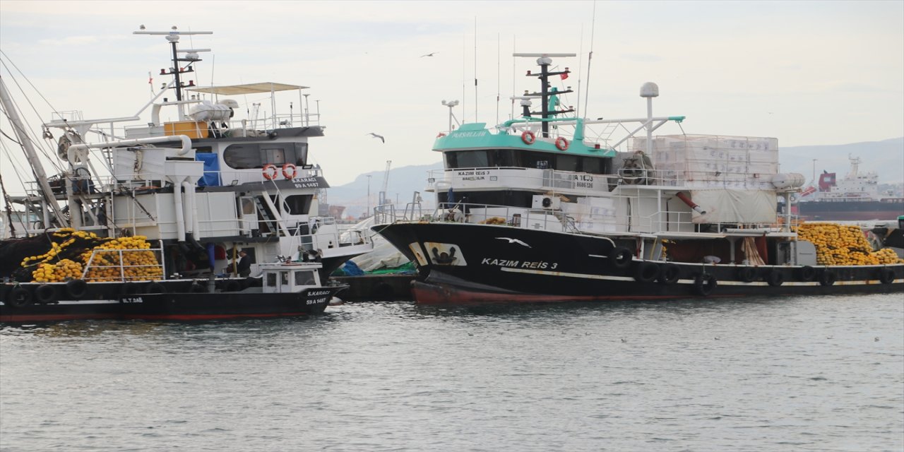 Lodos nedeniyle Tekirdağlı balıkçılar iki gündür denize açılamıyor