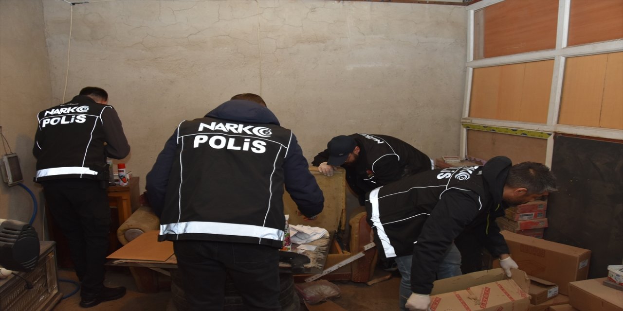 Nevşehir’de 43 adrese helikopter destekli operasyon: 40 gözaltı