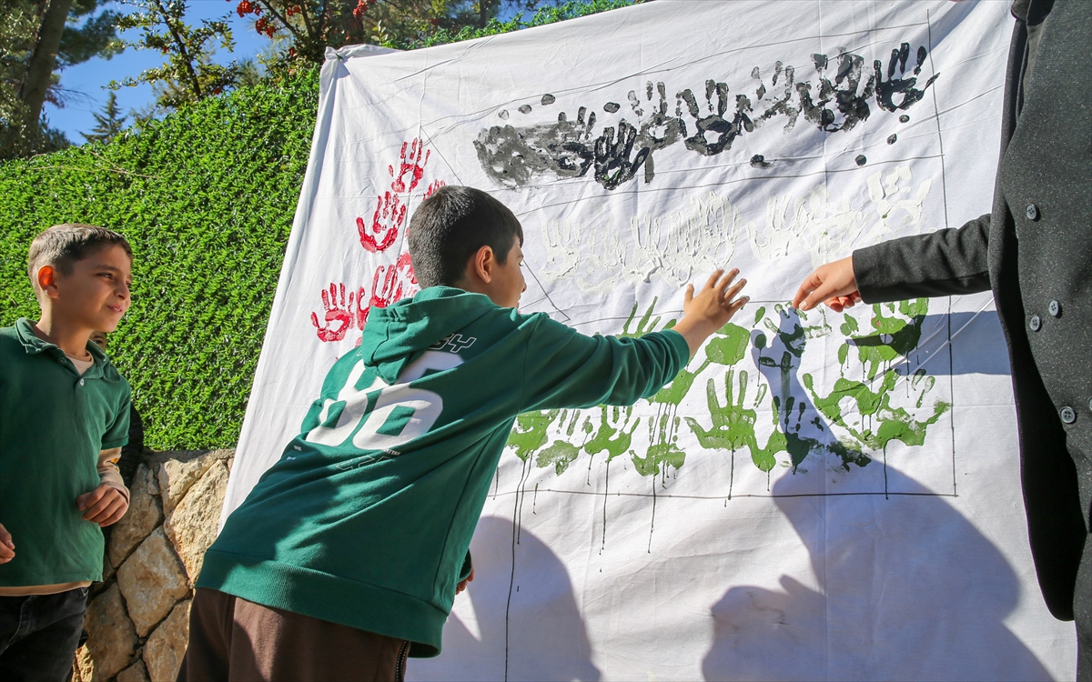 Diyarbakır'ın Eğil ilçesinde öğrenciler, Filistin'e destek amacıyla düzenlenen farkındalık etkinliğine katıldı