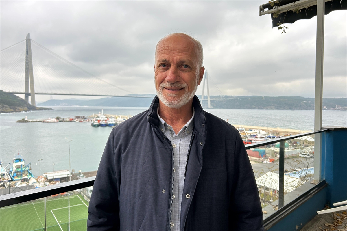 Boğaz'a nazır Poyraz Mahallesi sakinleri ekmeğini denizden çıkarıyor